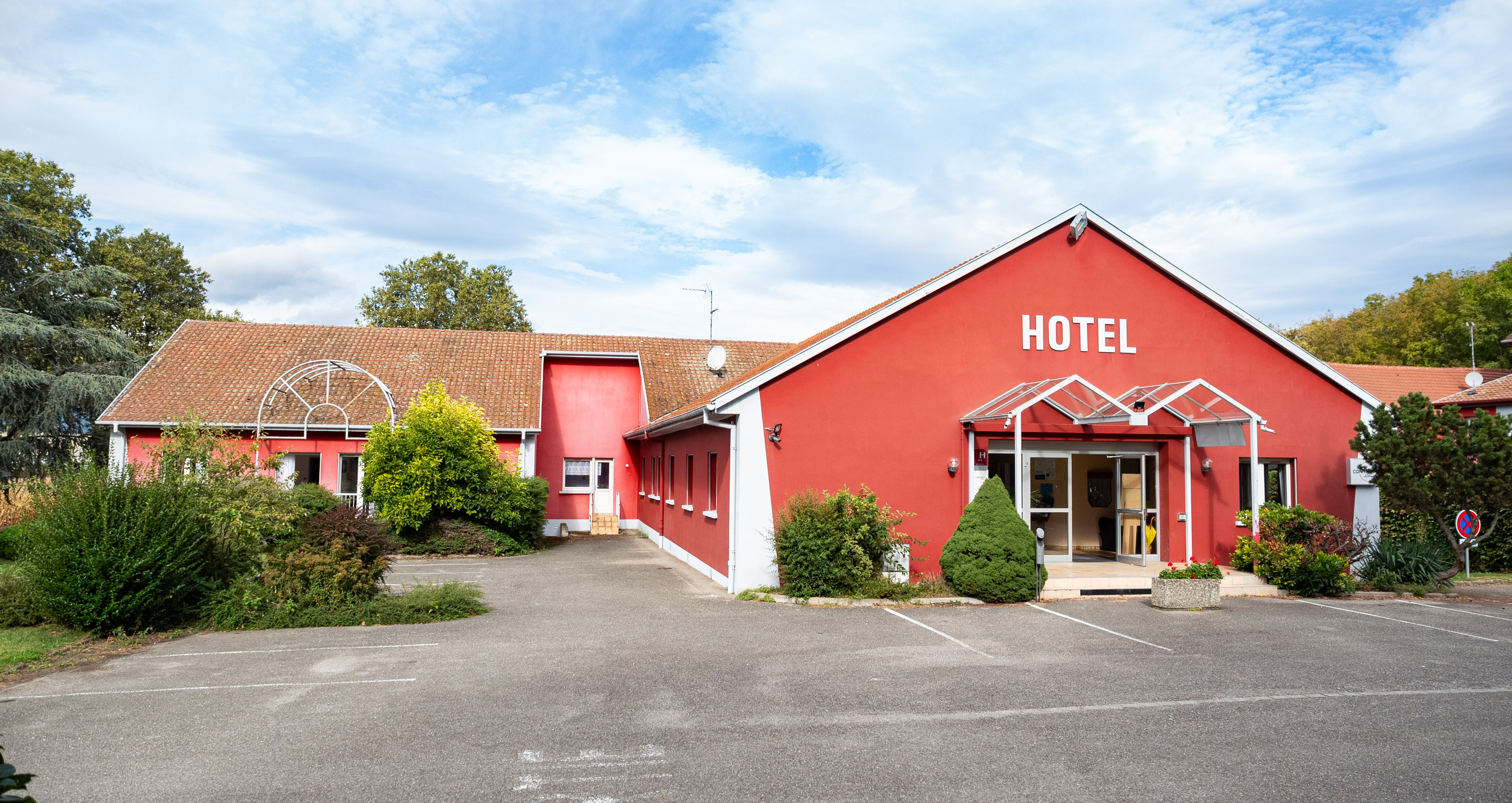 CONTACT-HOTEL-DU-LADHOF-5.jpg