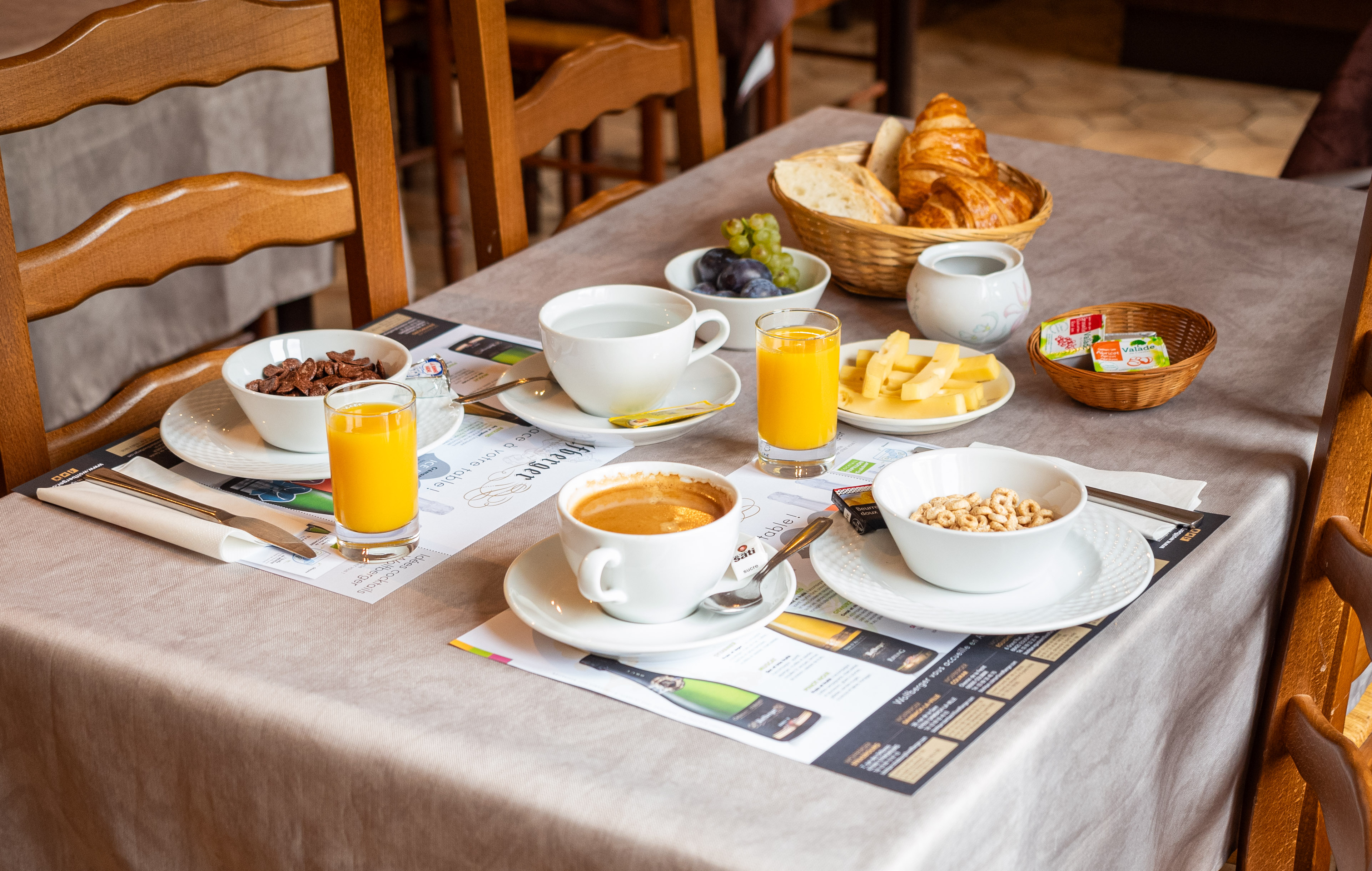 LADHOF-PETIT-DEJEUNER-3.jpg