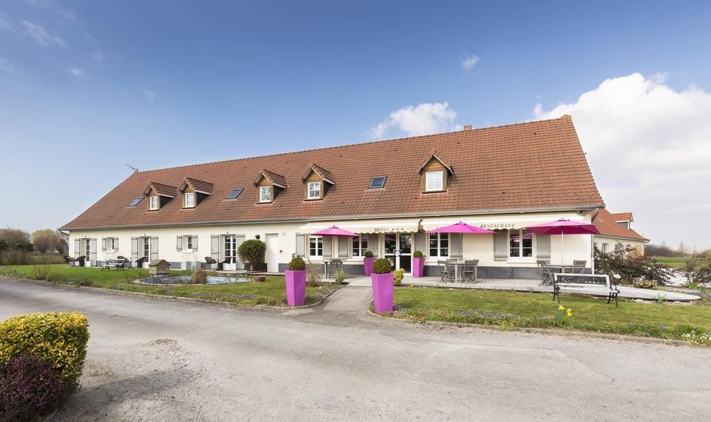 Facade-Contact-Hotel-Domaine-Les-Saules-3-Favieres.jpg
