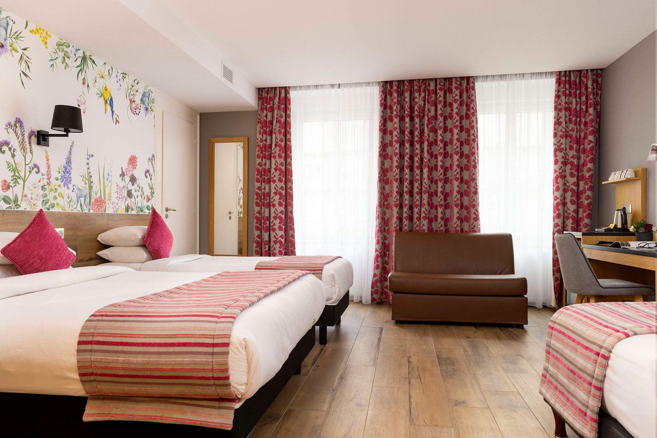 Chambre-familiale-Contact-Hotel-Le-Bristol-Mulhouse.jpeg