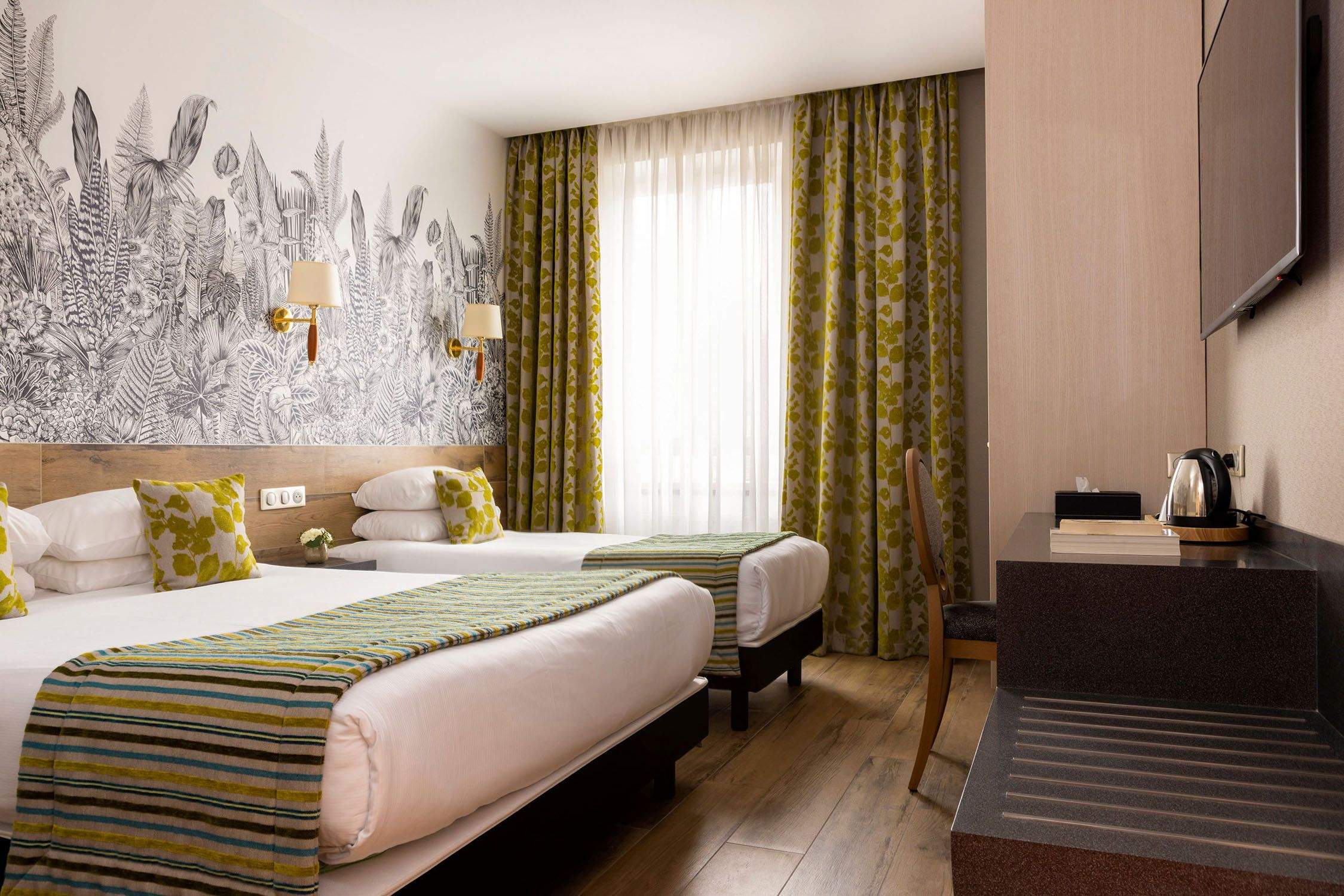 Chambre-triple-Contact-Hotel-Le-Bristol-Mulhouse.jpeg