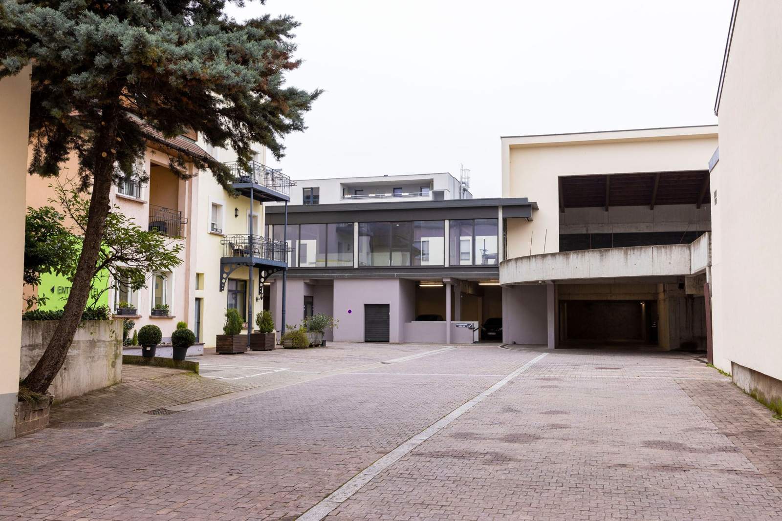 Parking-Contact-Hotel-Le-Bristol-Mulhouse.jpeg