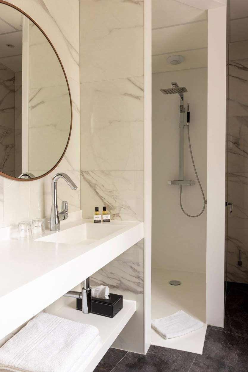 Salle-de-bain-Contact-Hotel-Le-Bristol-Mulhouse.jpeg