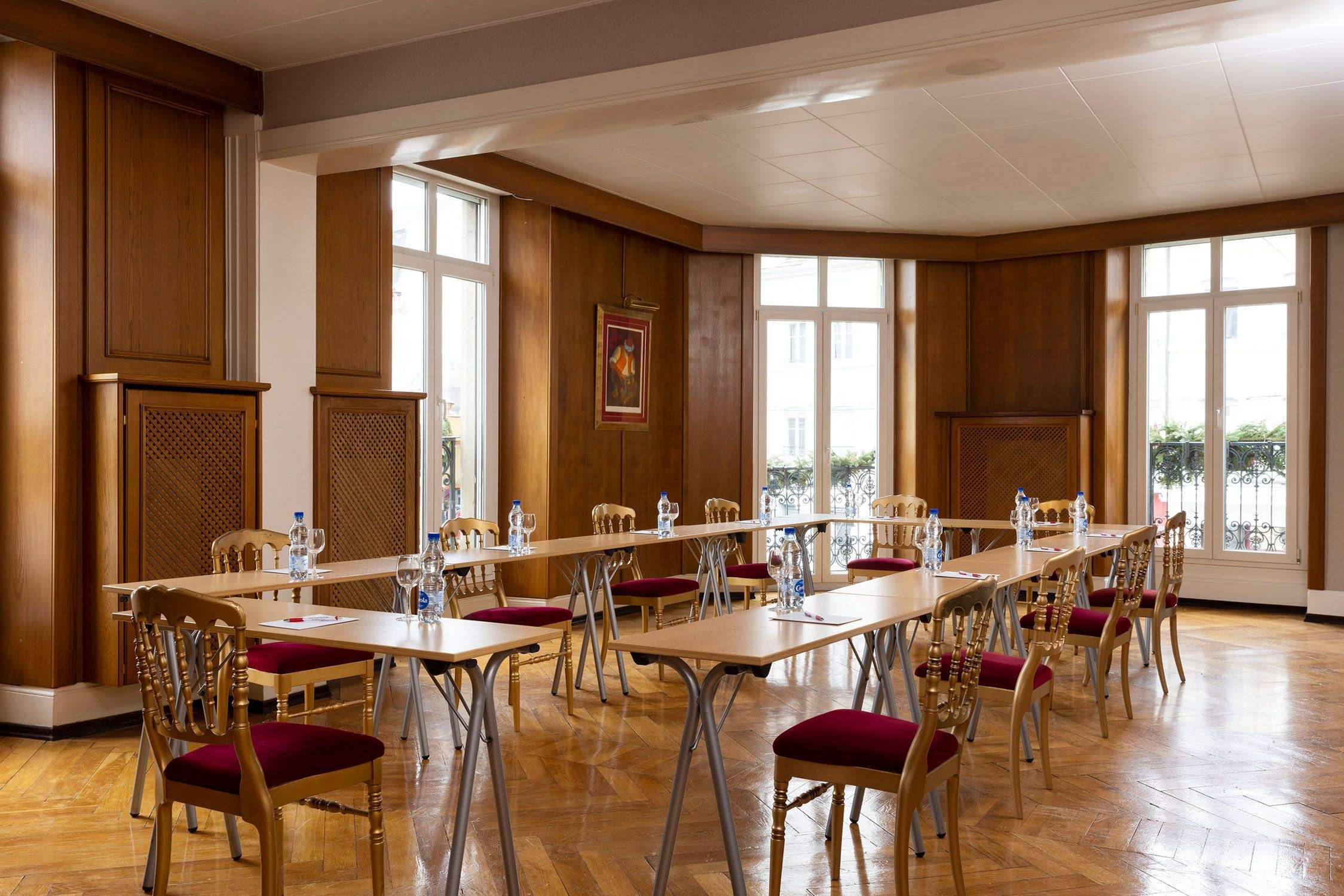 Salle-de-seminaire-Contact-Hotel-Le-Bristol-Mulhouse.jpeg