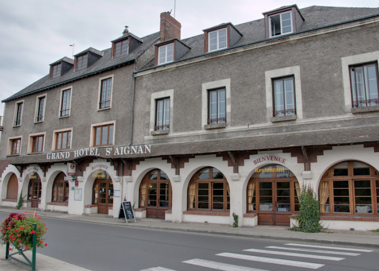 grand-hotel-st-aignan-facade-grand-hotel-770x550.jpg