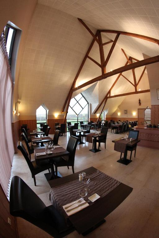 Restaurant-Contact-Hotel-Auberge-de-Bourgogne-Tonnerre.jpg