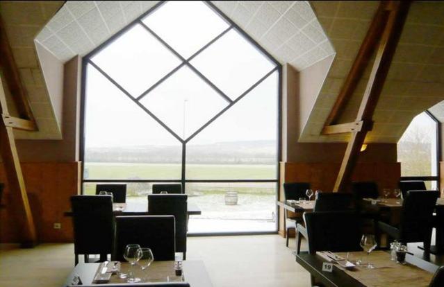 Restaurant-ter-Contact-Hotel-Auberge-de-Bourgogne-Tonnerre.jpg
