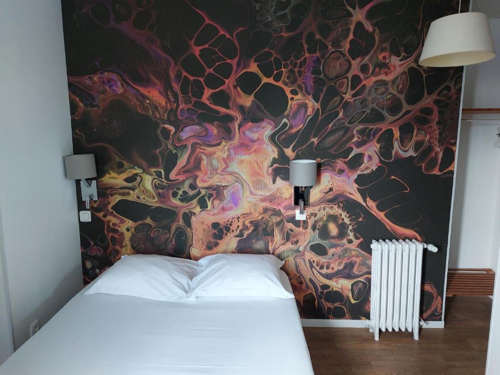 Chambre-Contact-Hotel-Le-Royalty-Angers.jpg