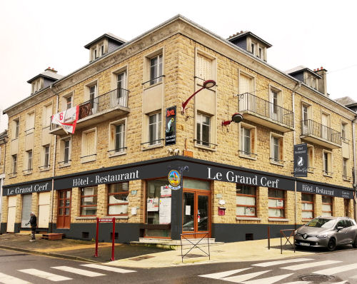 le-grand-cerf-hotelrestaurant-carignan.jpg