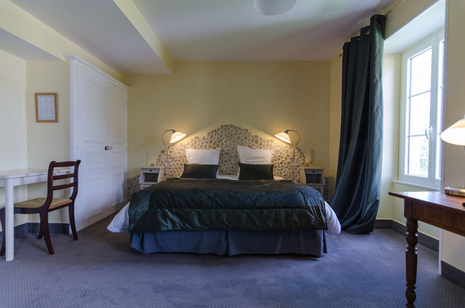 Chambre-bis-Contact-Hotel-Chateau-du-Griffier-Granzay-Gript.jpg