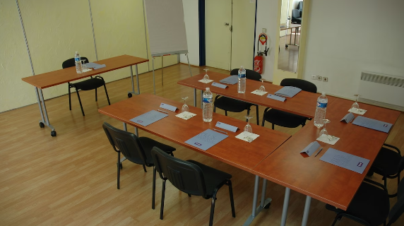 Salle-de-reunion-ter-Contact-Hotel-Le-Relais-Lons.png