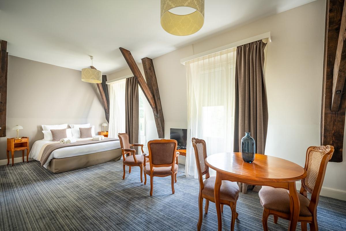 Chambre-bis-Contact-Hotel-Le-Prieure-de-Correze.jpg