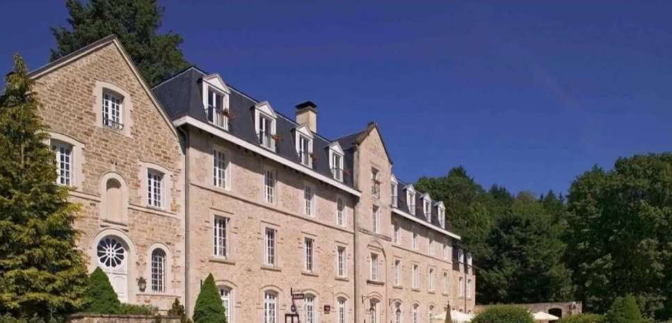 Facade-Contact-Hotel-Le-Prieure-de-Correze.png