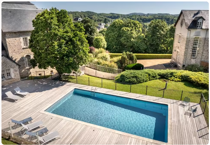 Piscine-Contact-Hotel-Le-Prieure-de-Correze.png
