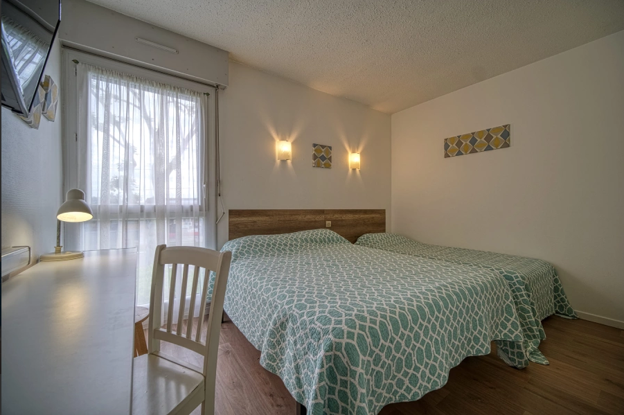 Chambre-ter-Hotel-Cote-Sud-Saint-Peray.png