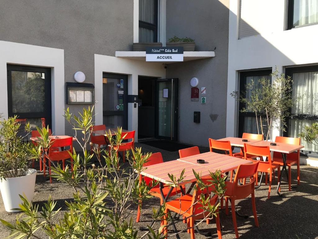 Facade-Hotel-Cote-Sud-Saint-Peray.jpg