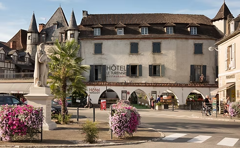 Facade-Contact-Hotel-Le-Turenne-Beaulieu-sur-Dordogne.png