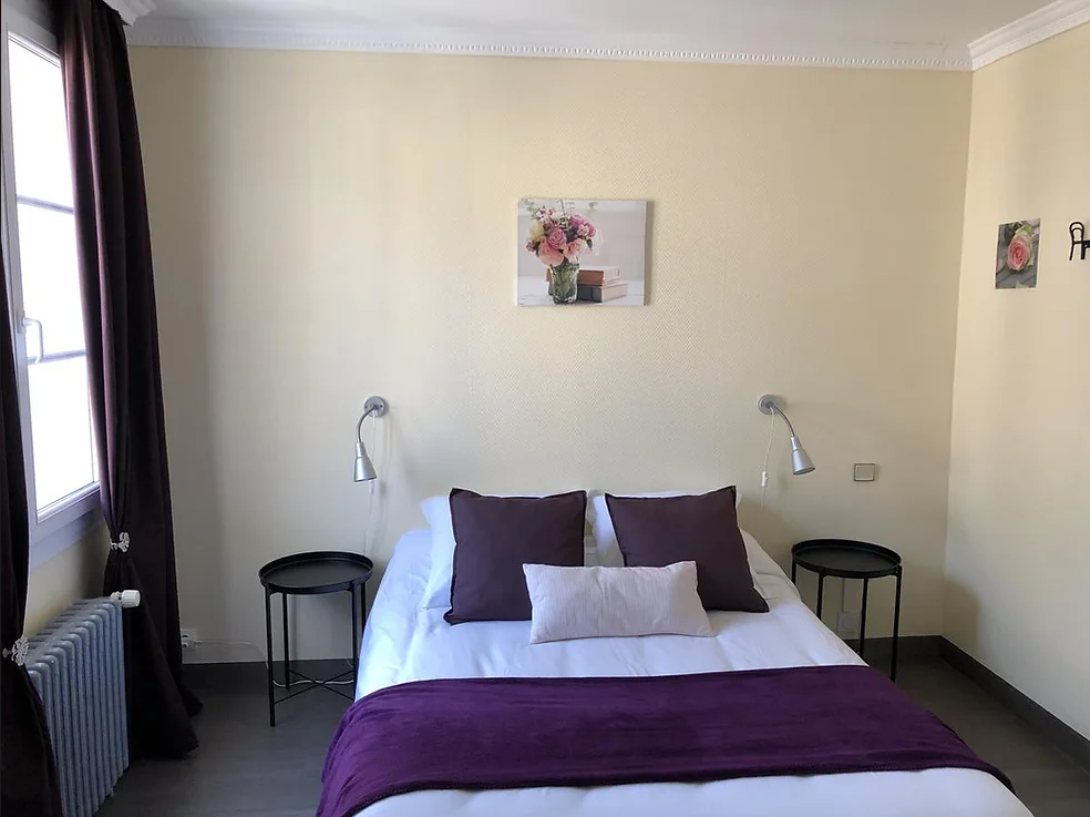 Chambre-Contact-Hotel-Le-Petit-Poucet-Saint-Lo.png